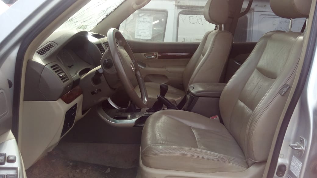  Toyota LAND CRUISER 2004    EN DESARME